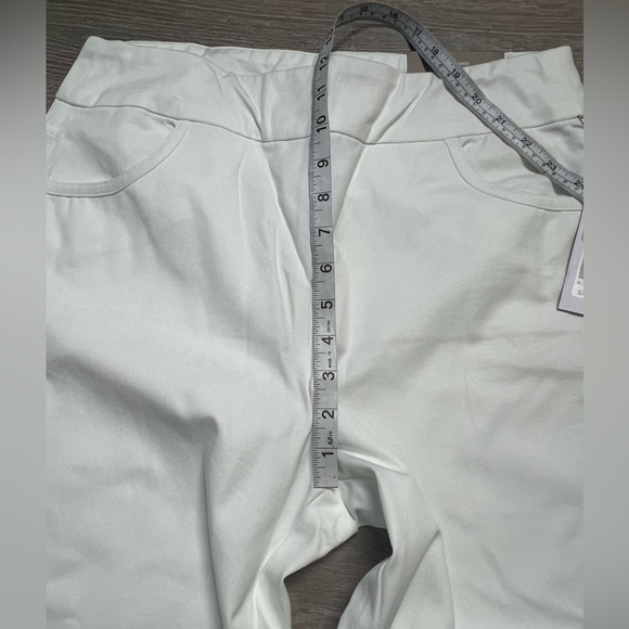 NWT Soft Surroundings Straight Leg Crop Pants- Cute Ankle Button- Medium - Picture 5 of 13